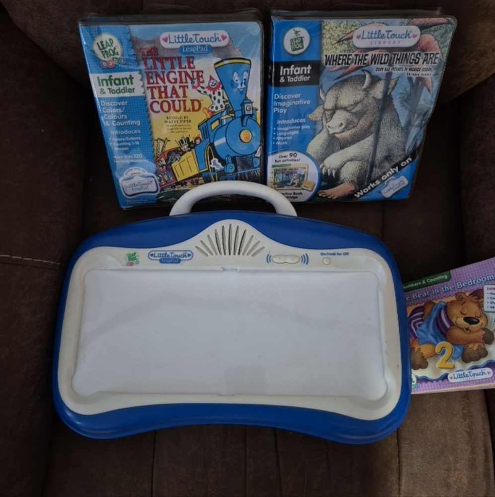 LeapFrog Little Toych LeapPad Learning System With Cartriges